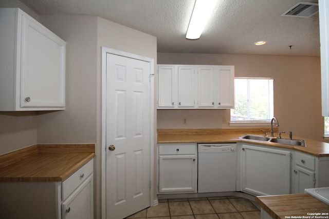 10305 VIGILANTE Trail, Converse, TX 78109
