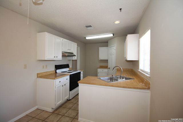 10305 VIGILANTE Trail, Converse, TX 78109