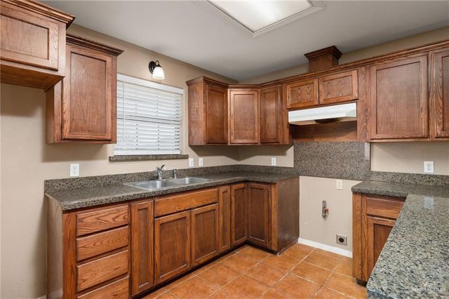 425 S 7th Street, Donna, TX 78537