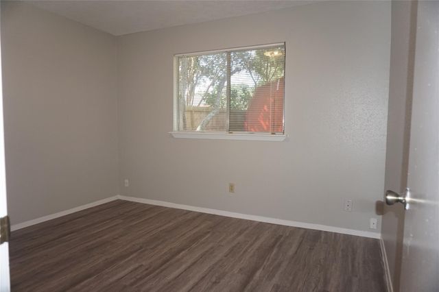 3022 Helmsley Drive, Pearland, TX 77584