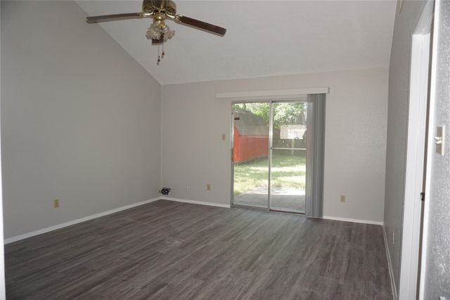 3022 Helmsley Drive, Pearland, TX 77584