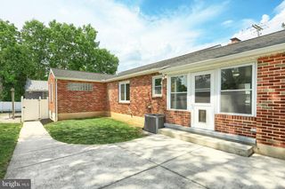 957 GREENBRIAR RD, York, PA 17404