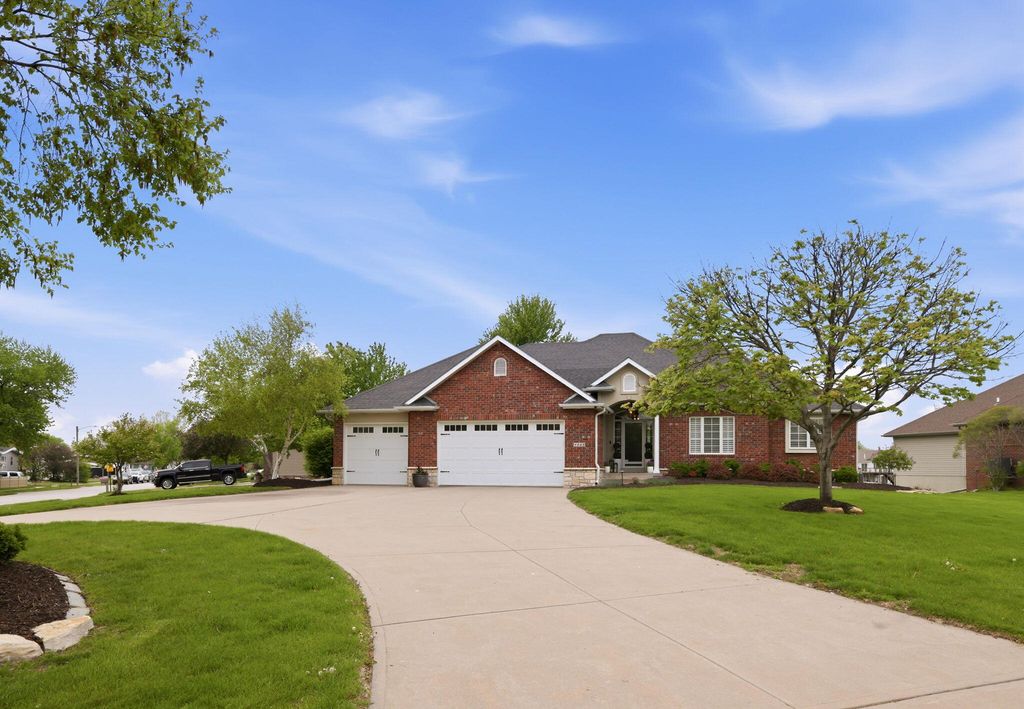 4408 N 17TH Street, Carter Lake, IA 51510