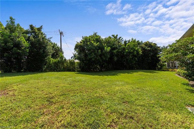 720 Teryl RD 2, Naples, FL 34112