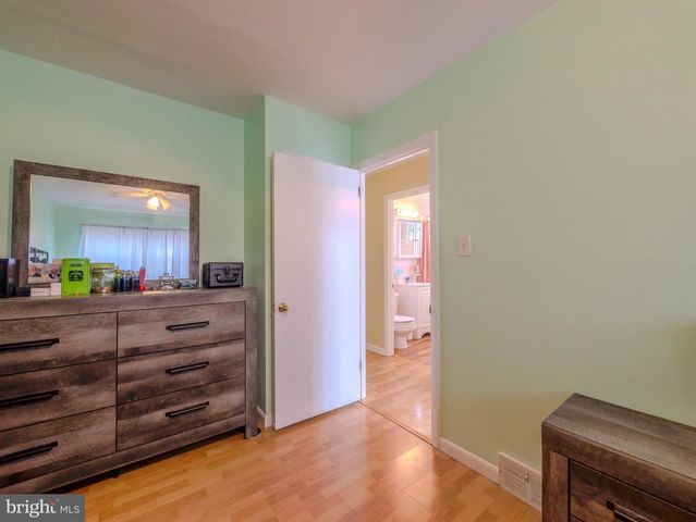 228 HOFFMAN RD, Ridley Park, PA 19078