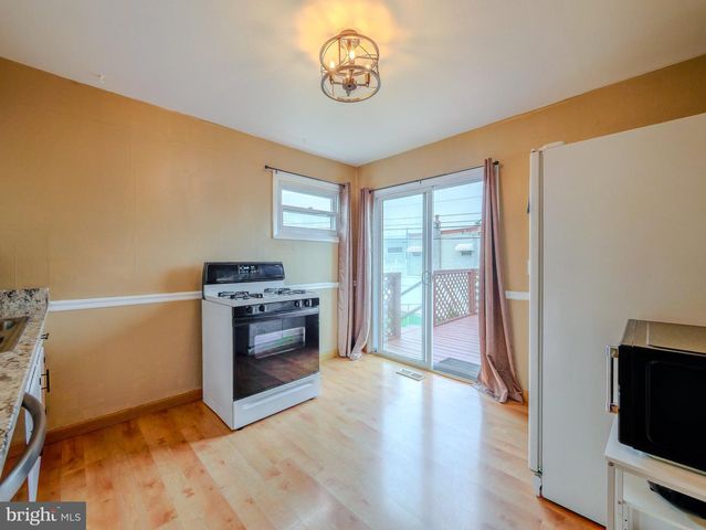 228 HOFFMAN RD, Ridley Park, PA 19078