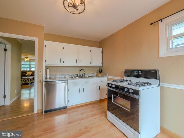 228 HOFFMAN RD, Ridley Park, PA 19078