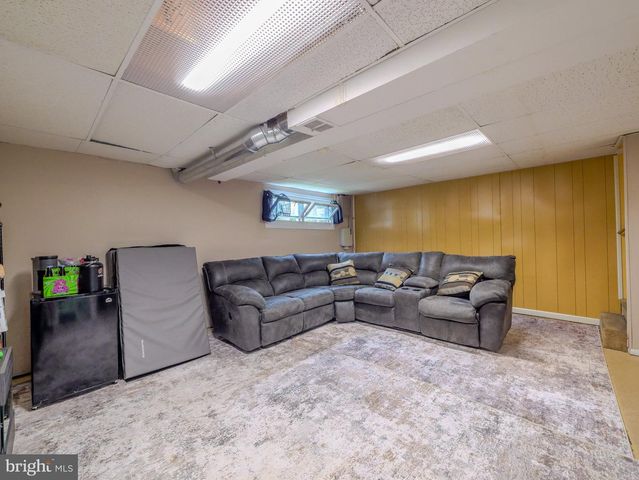 228 HOFFMAN RD, Ridley Park, PA 19078