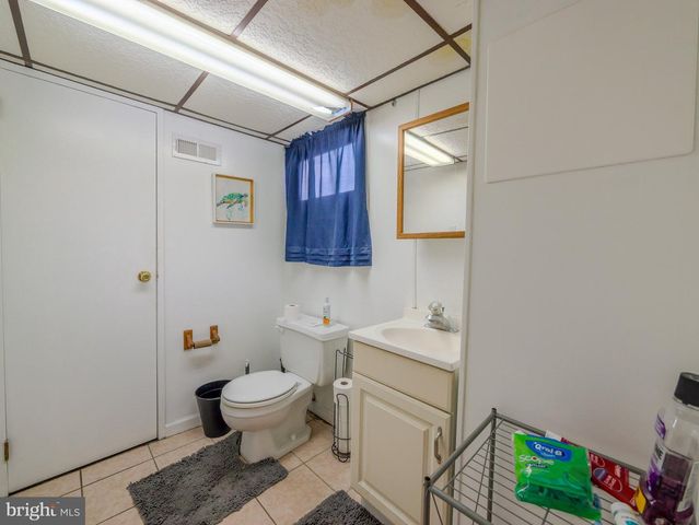 228 HOFFMAN RD, Ridley Park, PA 19078