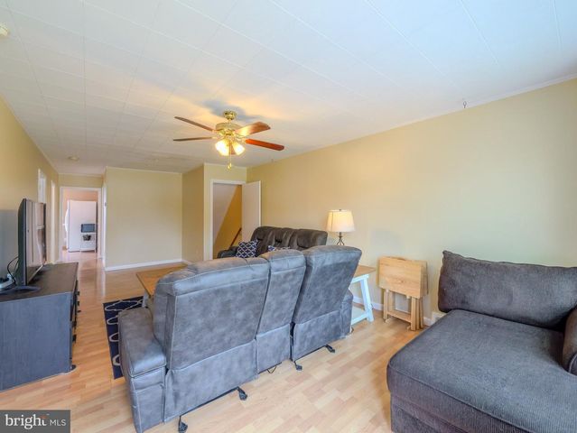 228 HOFFMAN RD, Ridley Park, PA 19078