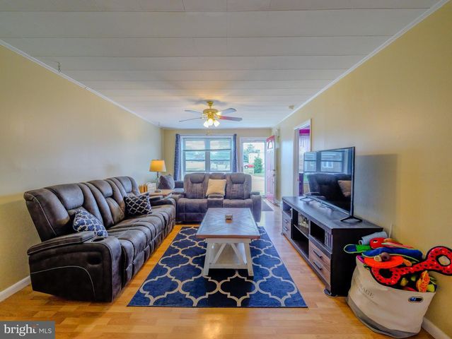 228 HOFFMAN RD, Ridley Park, PA 19078