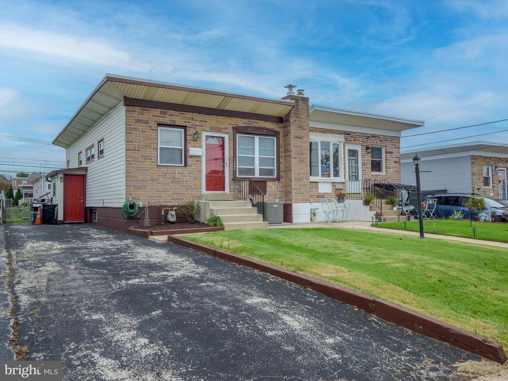 228 HOFFMAN RD, Ridley Park, PA 19078