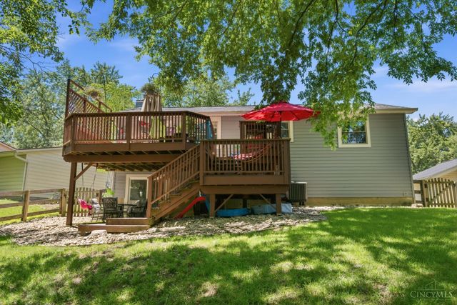 8242 Ravenwood Way, West Chester, OH 45069