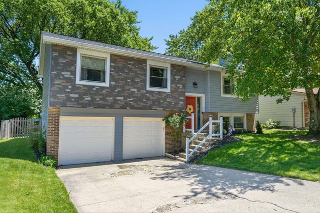 8242 Ravenwood Way, West Chester, OH 45069