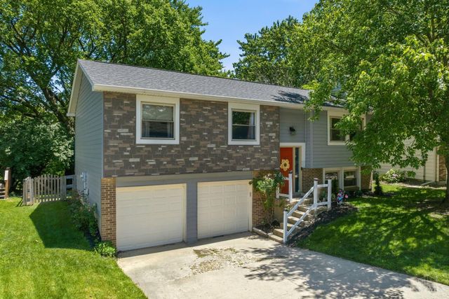 8242 Ravenwood Way, West Chester, OH 45069