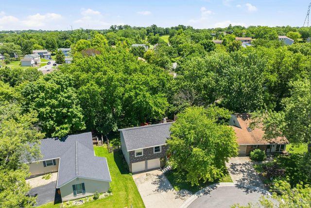 8242 Ravenwood Way, West Chester, OH 45069