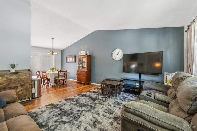 8242 Ravenwood Way, West Chester, OH 45069