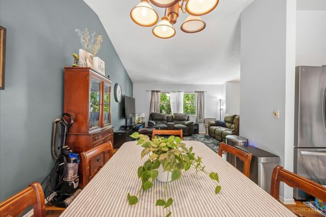 8242 Ravenwood Way, West Chester, OH 45069