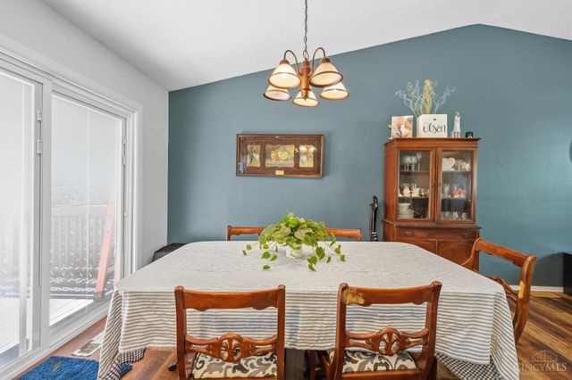 8242 Ravenwood Way, West Chester, OH 45069
