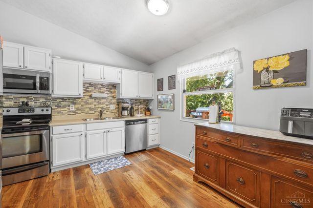 8242 Ravenwood Way, West Chester, OH 45069