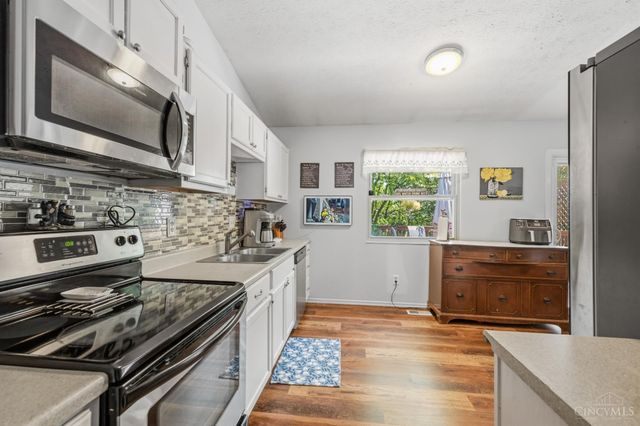 8242 Ravenwood Way, West Chester, OH 45069