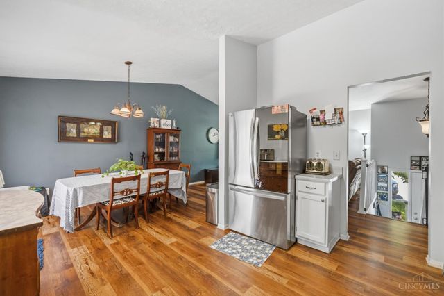 8242 Ravenwood Way, West Chester, OH 45069