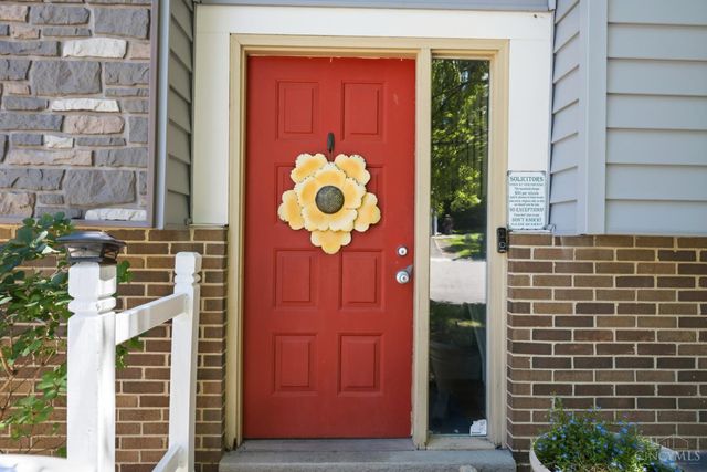 8242 Ravenwood Way, West Chester, OH 45069