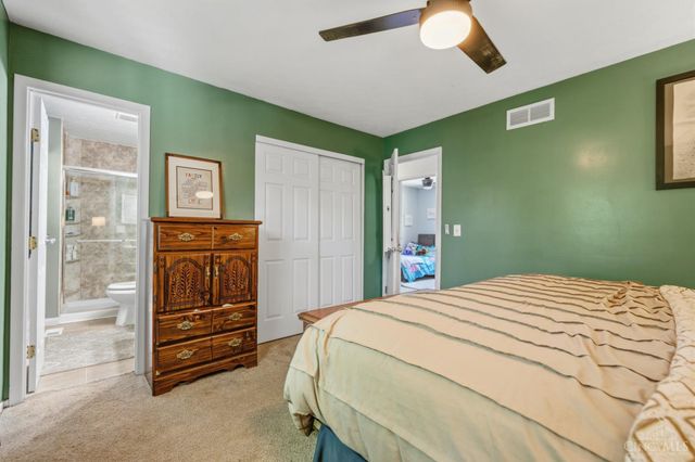 8242 Ravenwood Way, West Chester, OH 45069