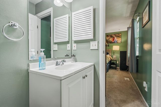 8242 Ravenwood Way, West Chester, OH 45069