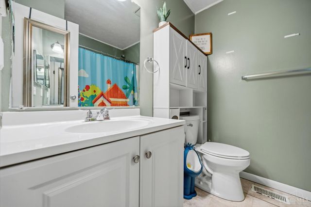 8242 Ravenwood Way, West Chester, OH 45069