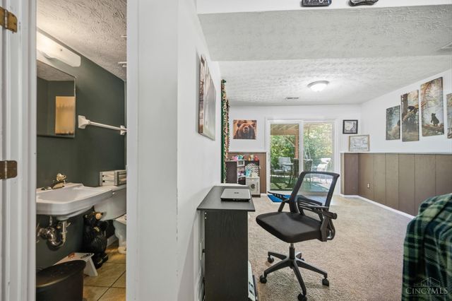 8242 Ravenwood Way, West Chester, OH 45069