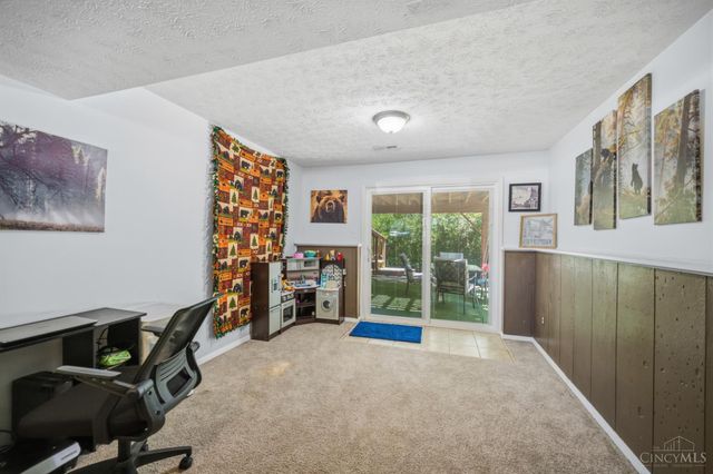 8242 Ravenwood Way, West Chester, OH 45069