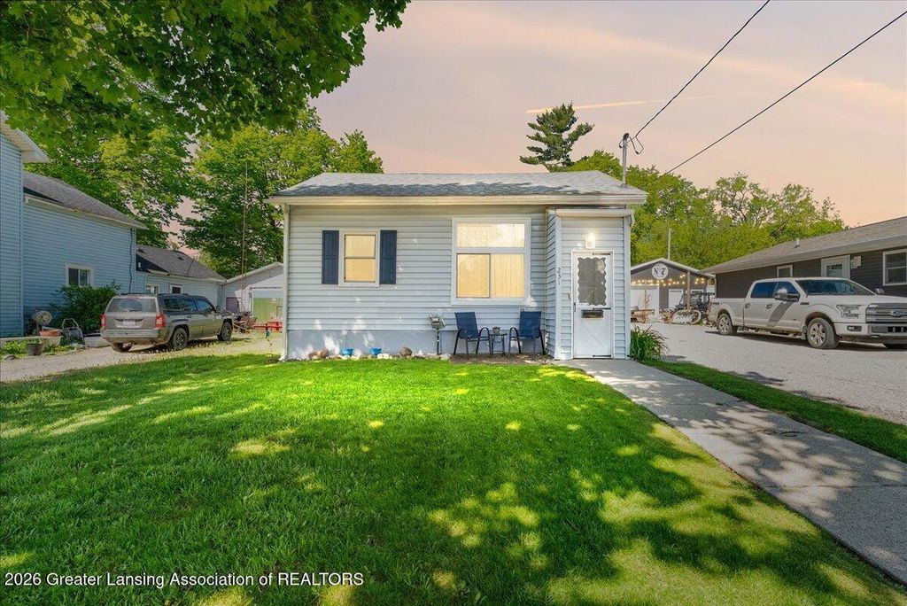 231 N Sheldon Street, Charlotte, MI 48813
