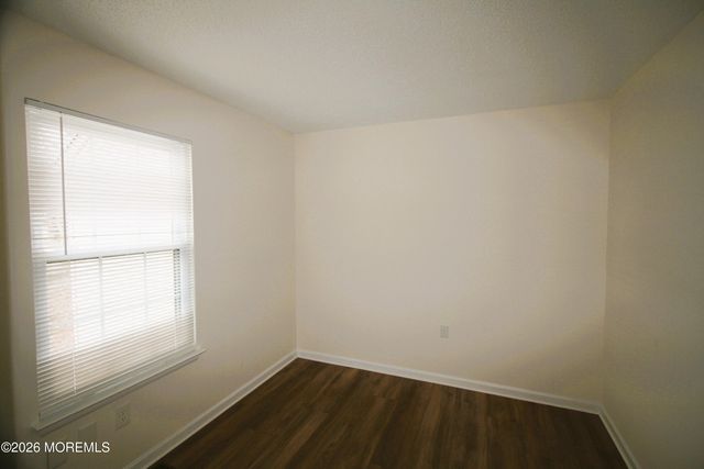 200 Daffodil Drive, Jackson, NJ 08527