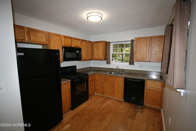 200 Daffodil Drive, Jackson, NJ 08527