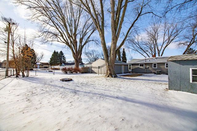 1517 S Arch Street, Janesville, WI 53546