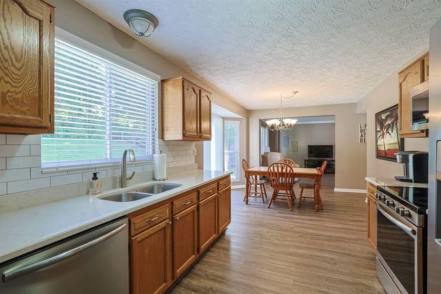 10420 Blacksmith Place, Florence, KY 41042