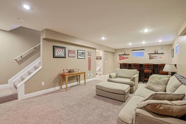 10420 Blacksmith Place, Florence, KY 41042