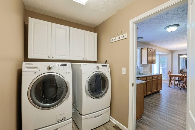 10420 Blacksmith Place, Florence, KY 41042