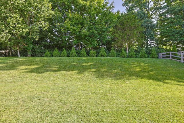 10420 Blacksmith Place, Florence, KY 41042