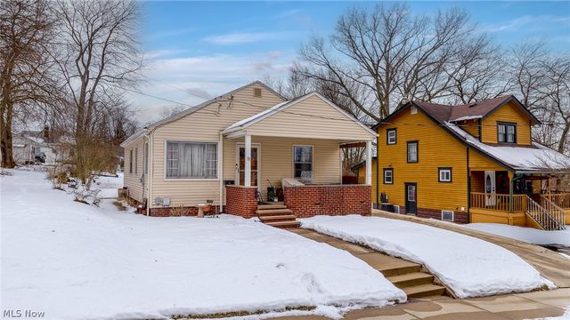 22 Youtz Avenue, Akron, OH 44301