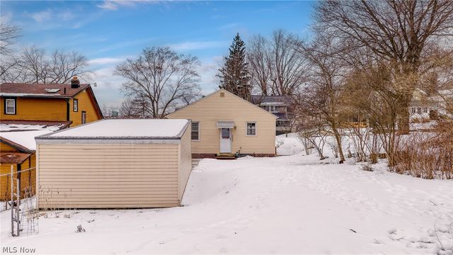 22 Youtz Avenue, Akron, OH 44301