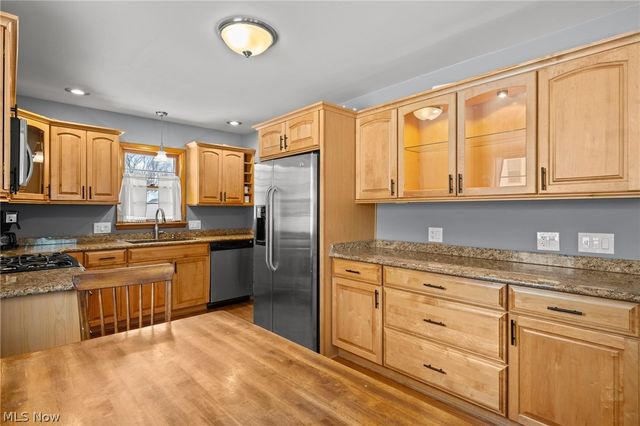 22 Youtz Avenue, Akron, OH 44301