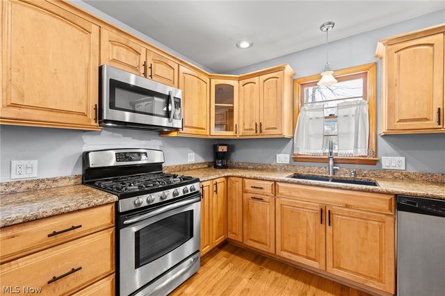 22 Youtz Avenue, Akron, OH 44301