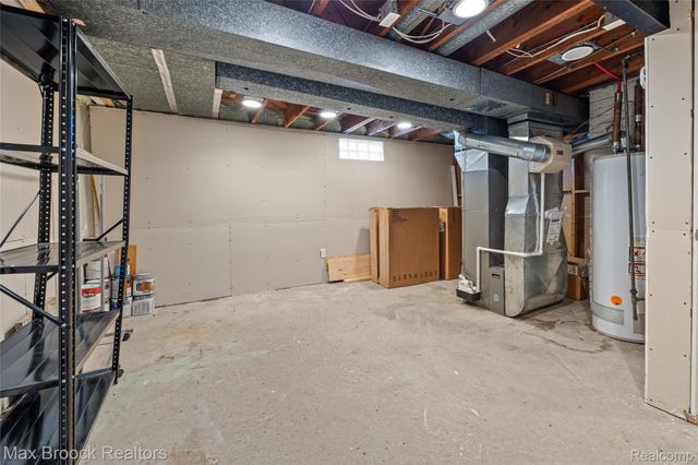 29064 Howard Avenue, Madison Heights, MI 48071