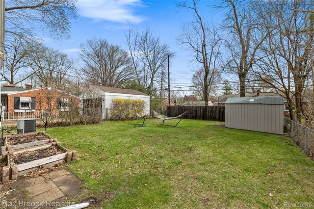 29064 Howard Avenue, Madison Heights, MI 48071