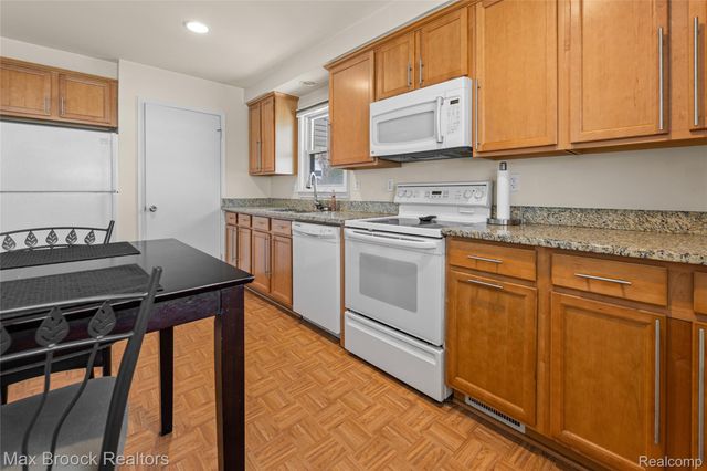 29064 Howard Avenue, Madison Heights, MI 48071