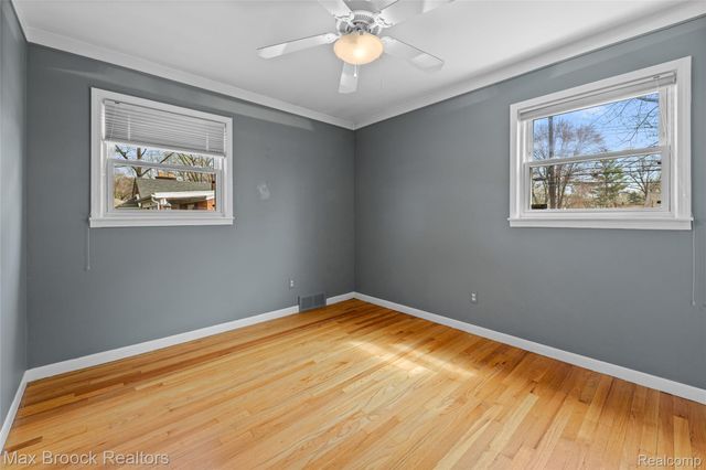 29064 Howard Avenue, Madison Heights, MI 48071