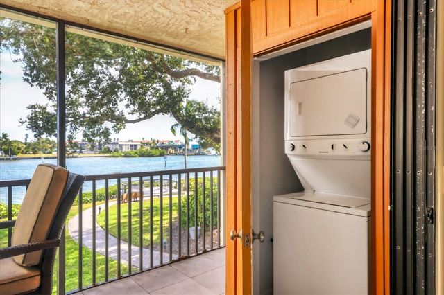 1900 COVE II PLACE 127, Sarasota, FL 34242