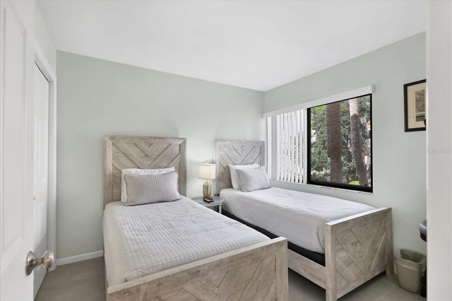 1900 COVE II PLACE 127, Sarasota, FL 34242